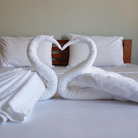 Two Moons Resort Kampot Exteriör bild