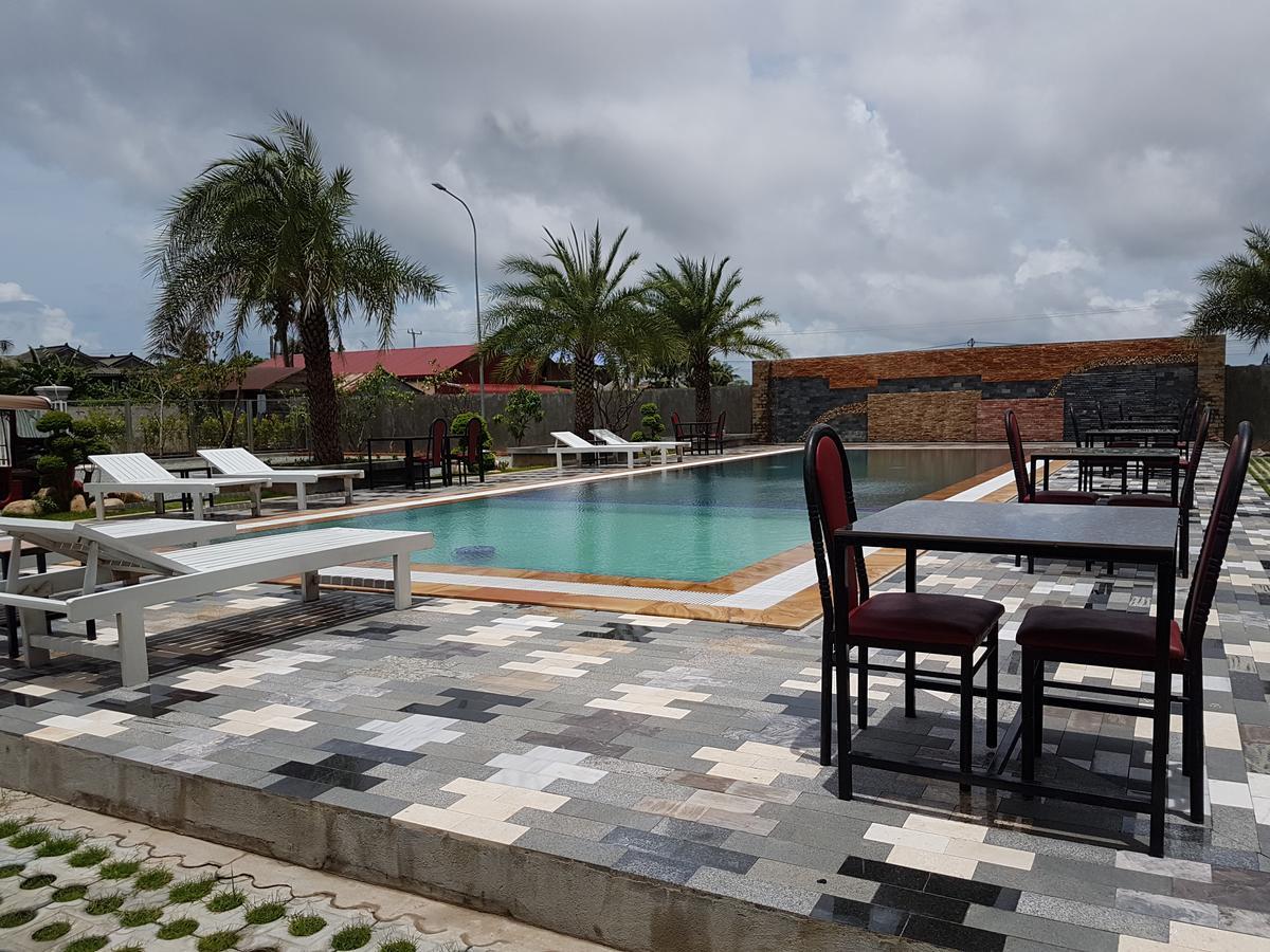 Two Moons Resort Kampot Exteriör bild