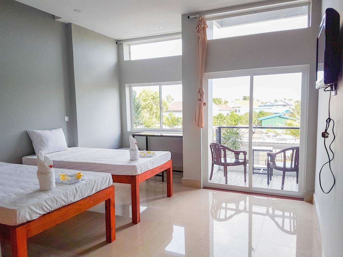 Two Moons Resort Kampot Exteriör bild