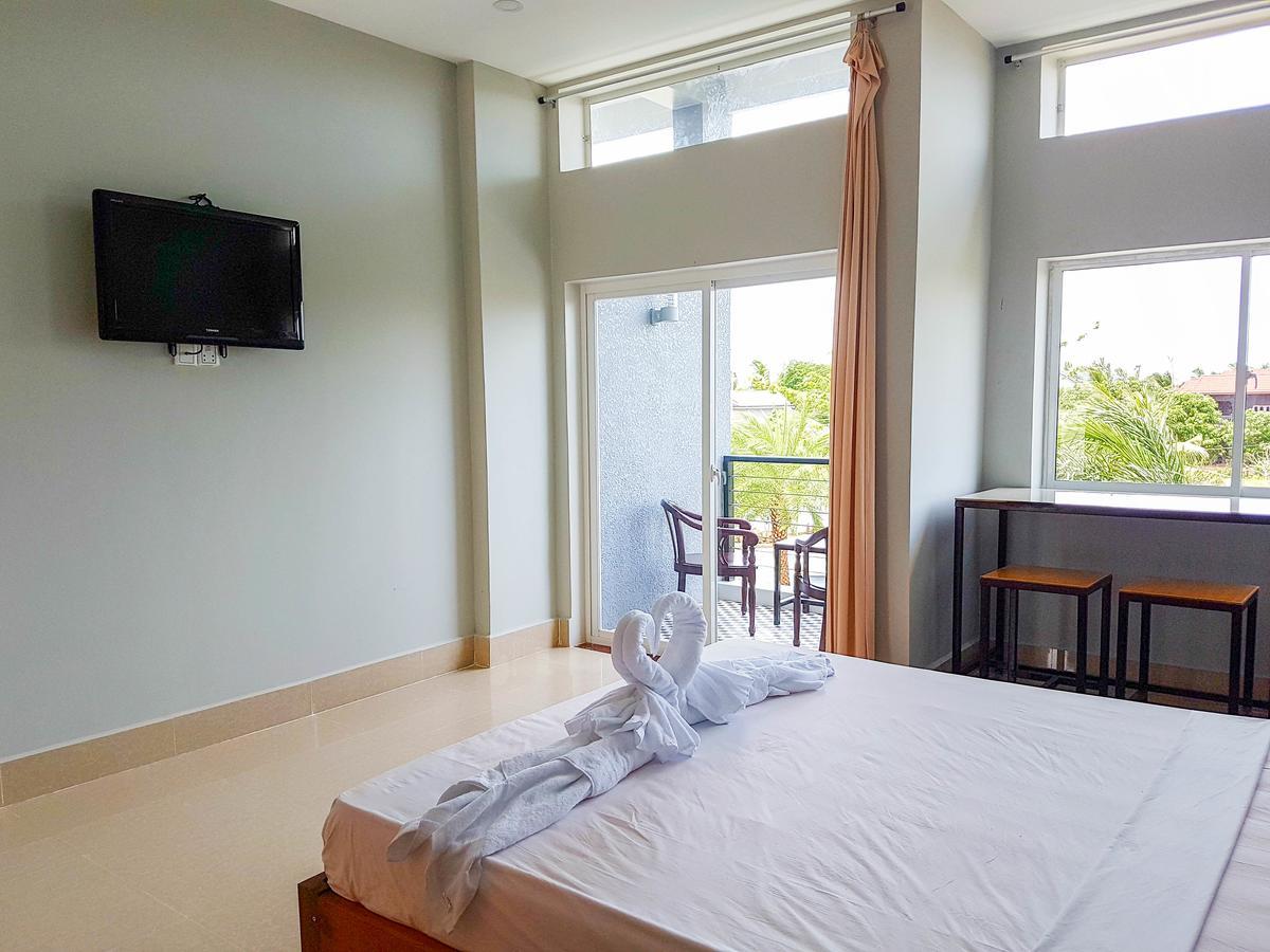 Two Moons Resort Kampot Exteriör bild
