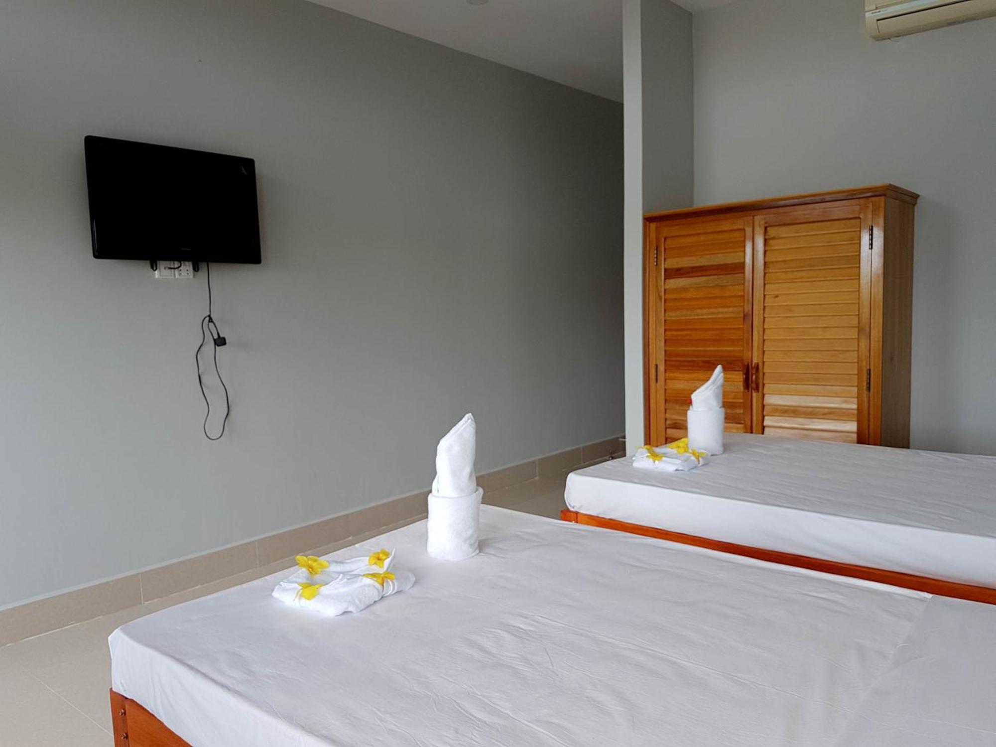 Two Moons Resort Kampot Exteriör bild