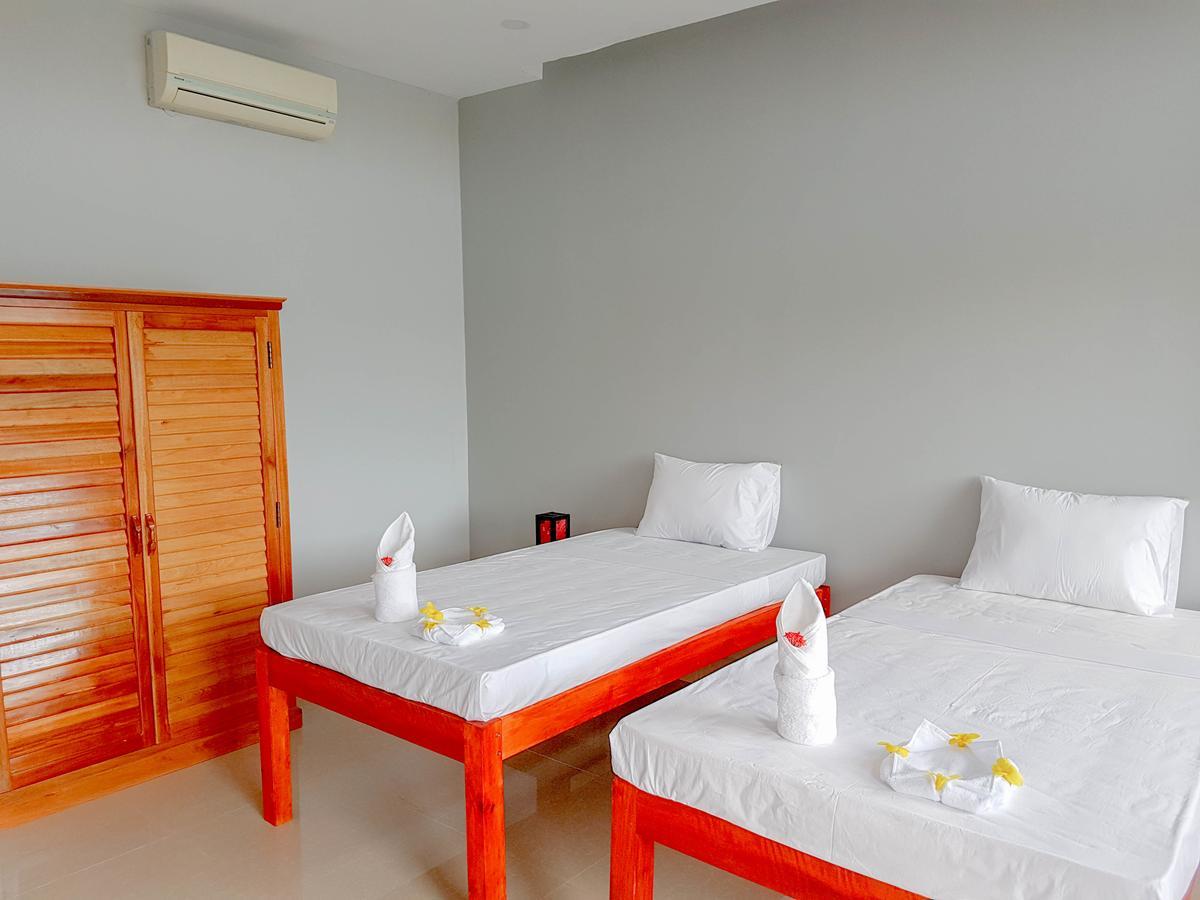 Two Moons Resort Kampot Exteriör bild