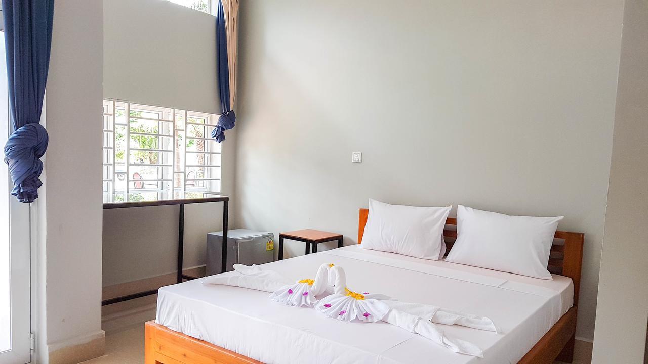 Two Moons Resort Kampot Exteriör bild