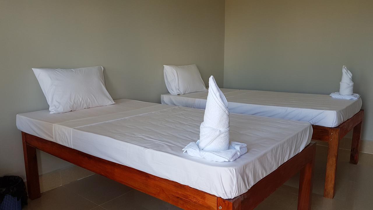 Two Moons Resort Kampot Exteriör bild